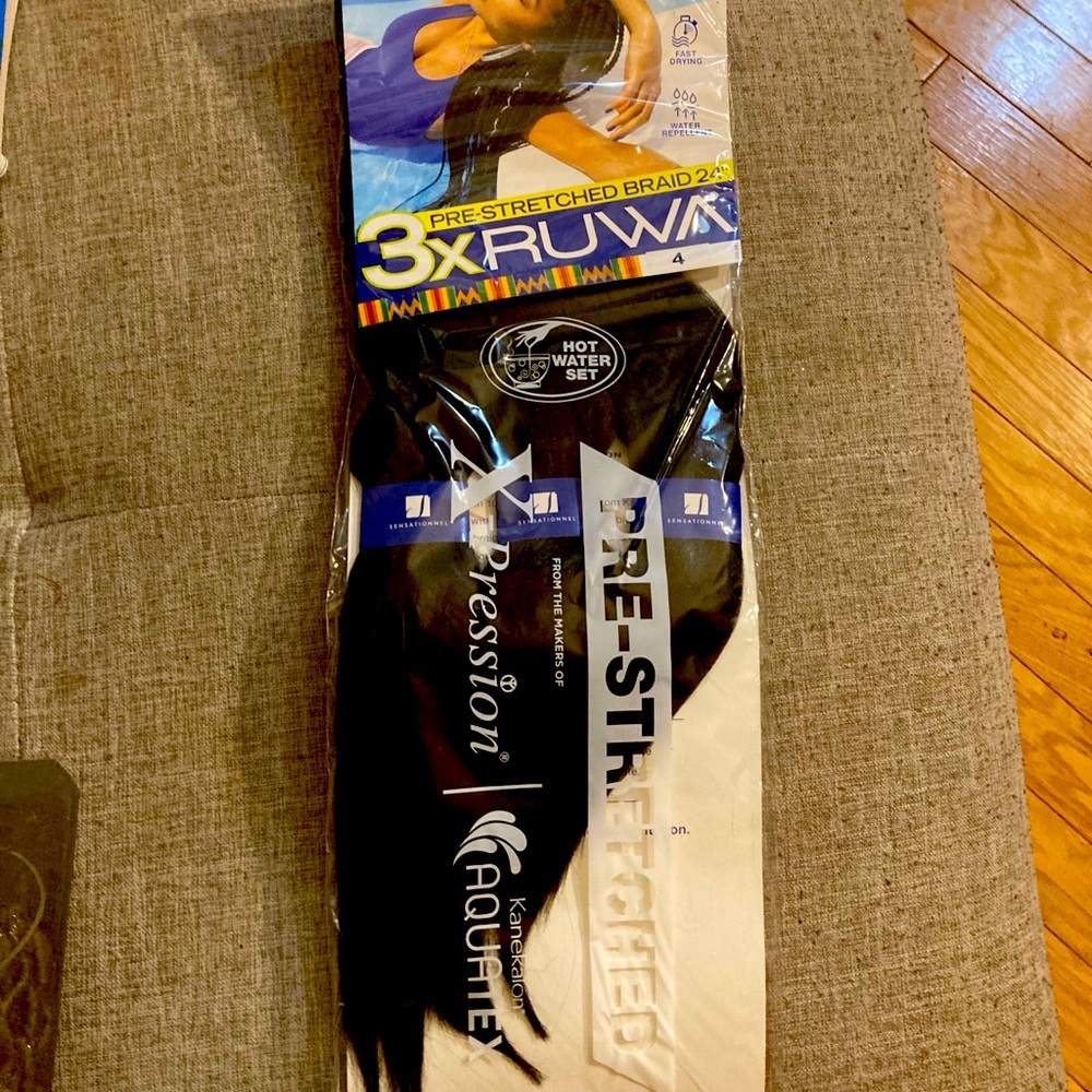 1 pack Xpression 3X Ruwa pre-stretched braid hair. Color #4